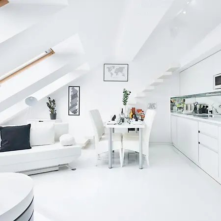 Unique Design Loft In Middle Of Centre Of Old Town With Netflix *