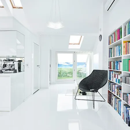 Unique Design Loft In Middle Of Centre Of Old Town With Netflix